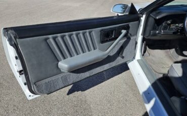 Chevy-camaro-z28-1992-white-17