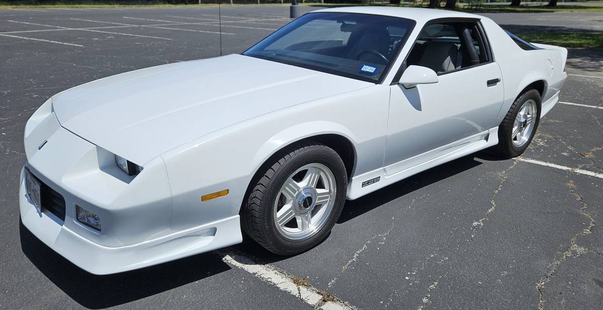 Chevy-camaro-z28-1992-white-3