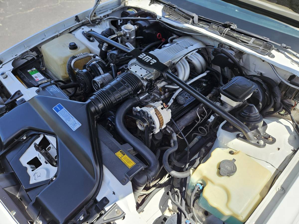 Chevy-camaro-z28-1992-white-8
