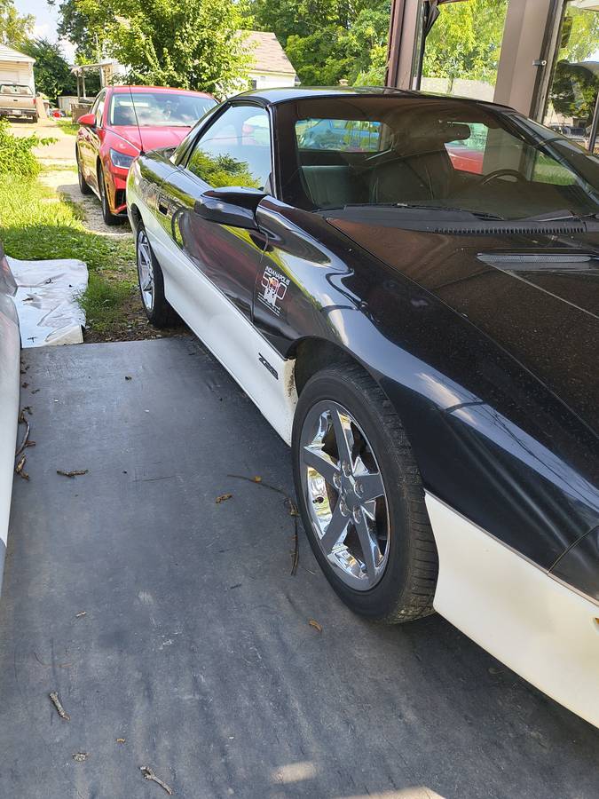 Chevy-camaro-z28-1993-black-10