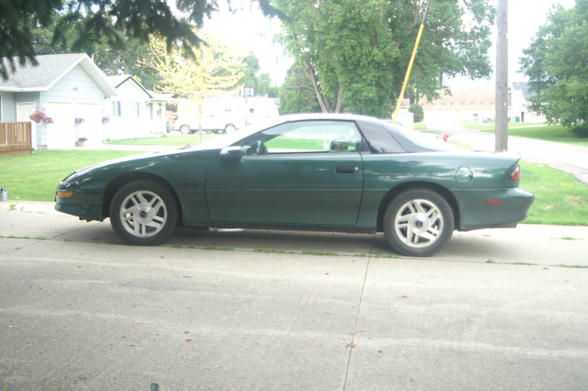 Chevy-camaro-z28-1994-green-1