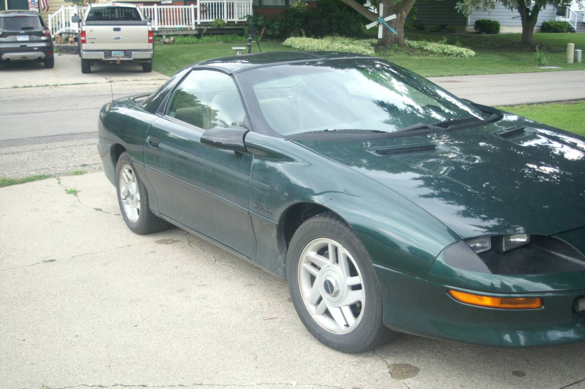 Chevy-camaro-z28-1994-green-2