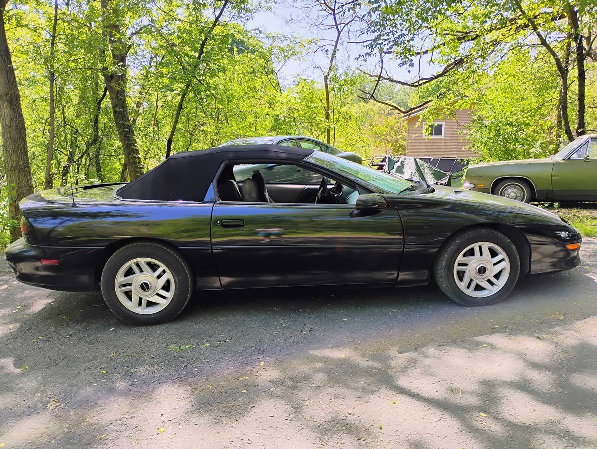 Chevy-camaro-z28-convertible-1995