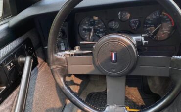 Chevy-camaro-z28-iroc-z-1988-black-9