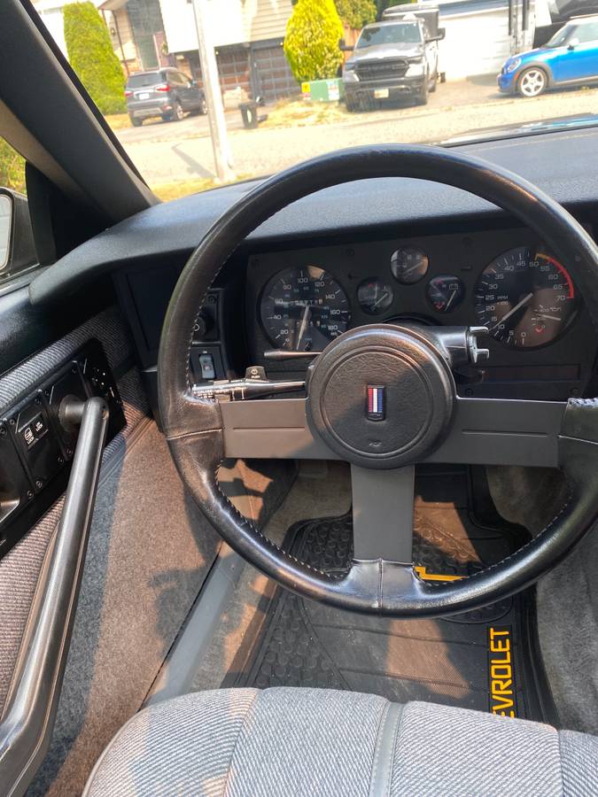 Chevy-camaro-z28-iroc-z-1988-black-9