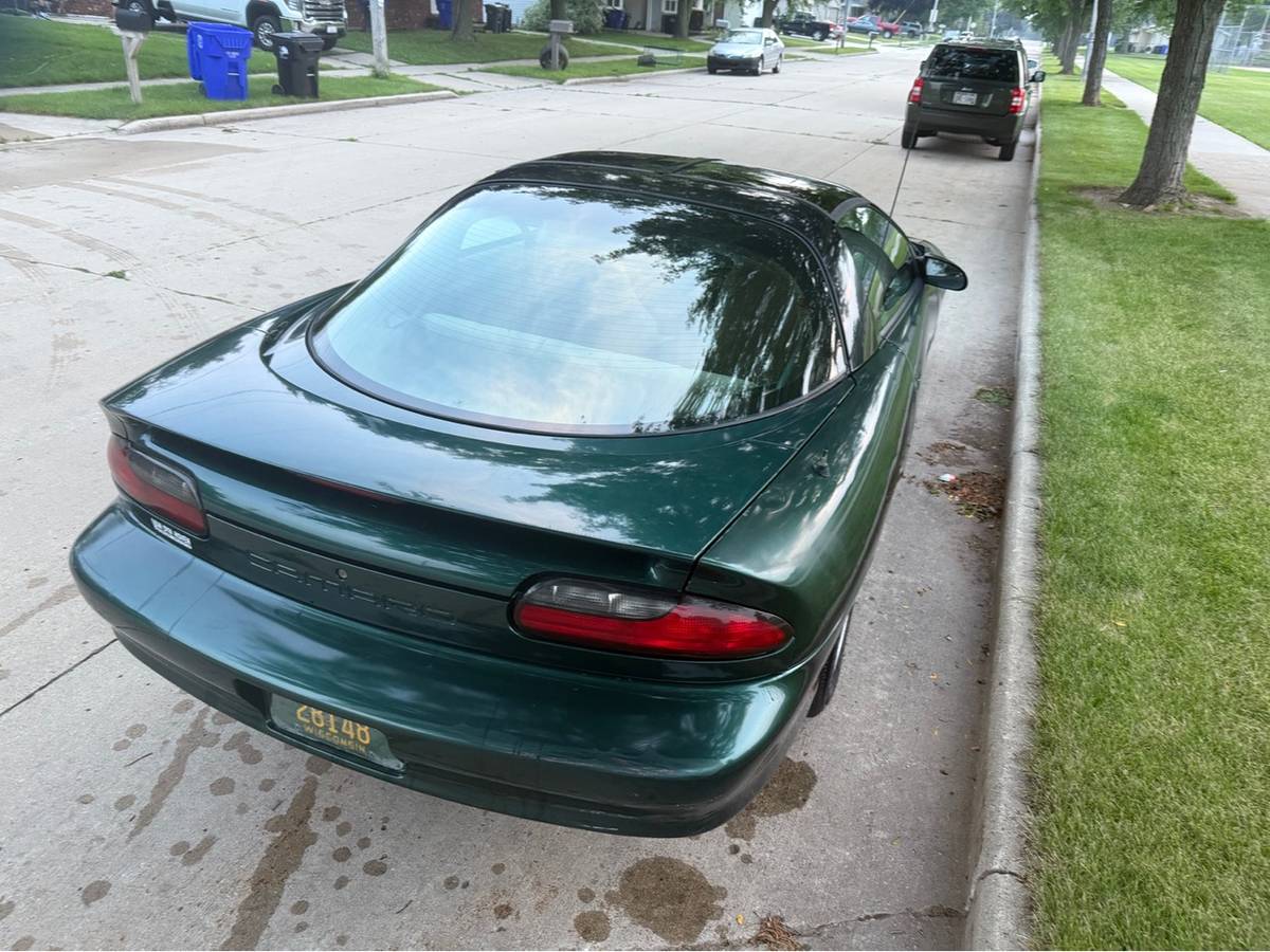 Chevy-camero-1995-green-1