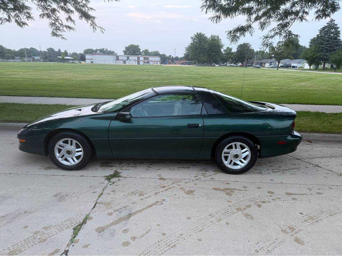 Chevy-camero-1995-green-3
