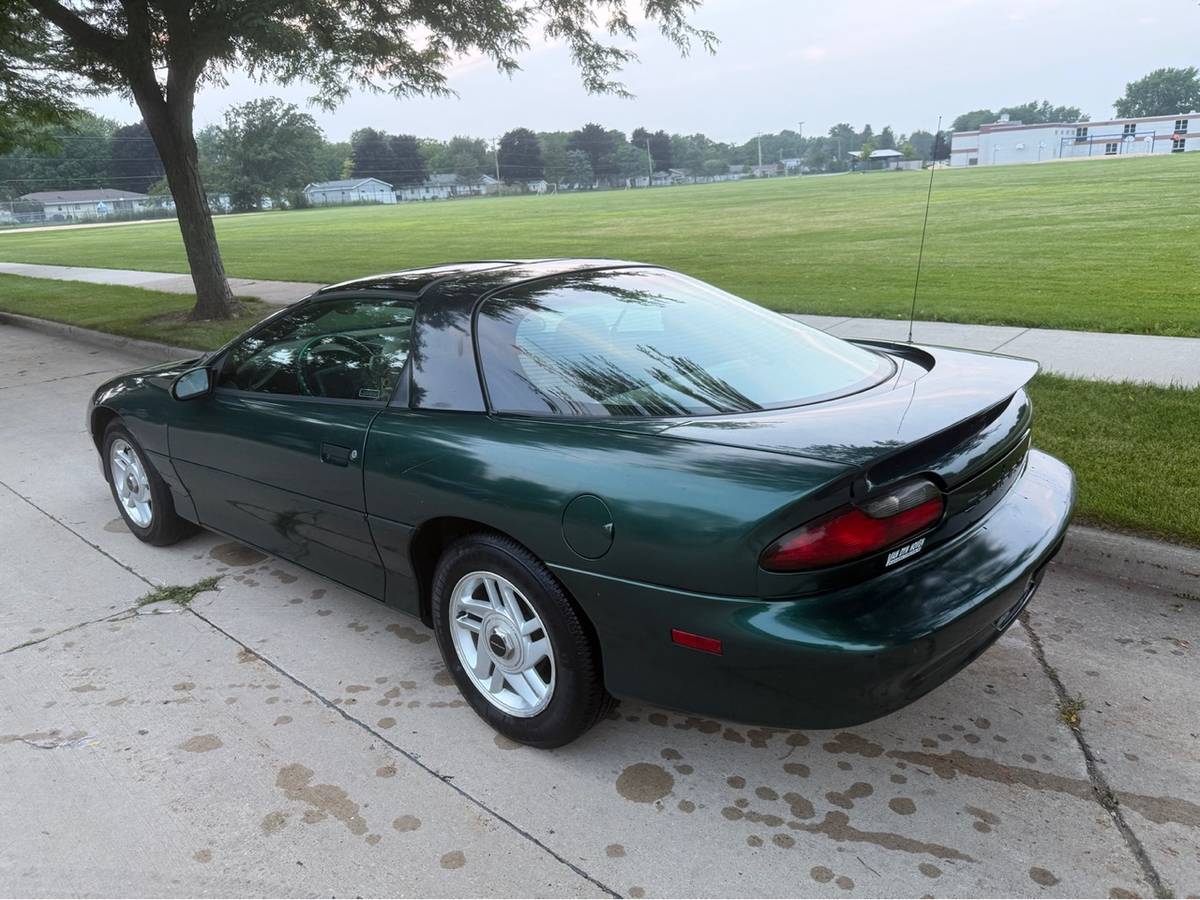 Chevy-camero-1995-green-8