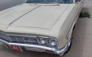 Chevy-caprice-1966-yellow-11