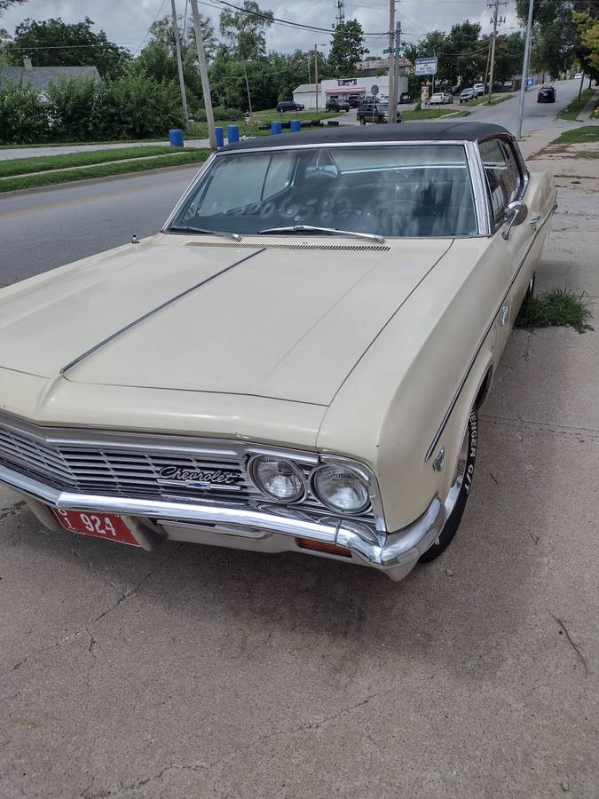 Chevy-caprice-1966-yellow-11