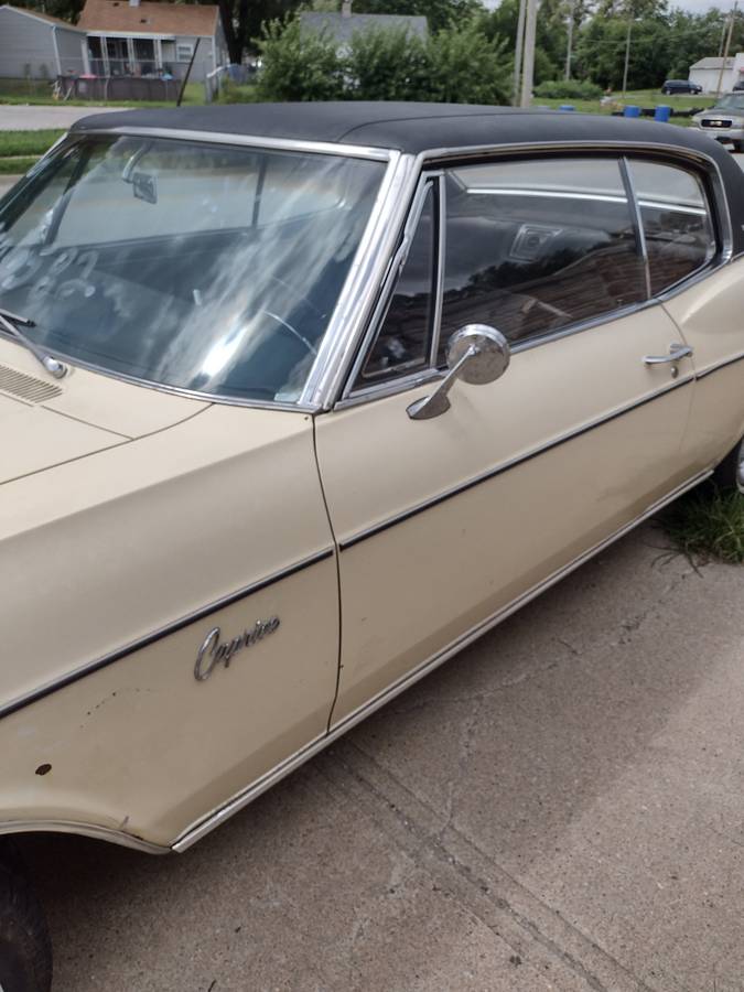 Chevy-caprice-1966-yellow-30