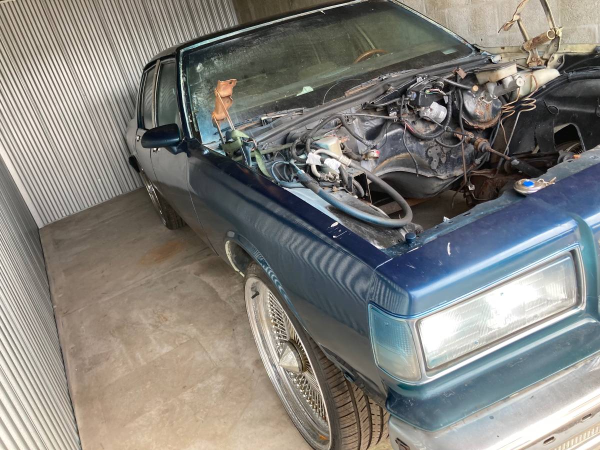 Chevy-caprice-1987-blue-1