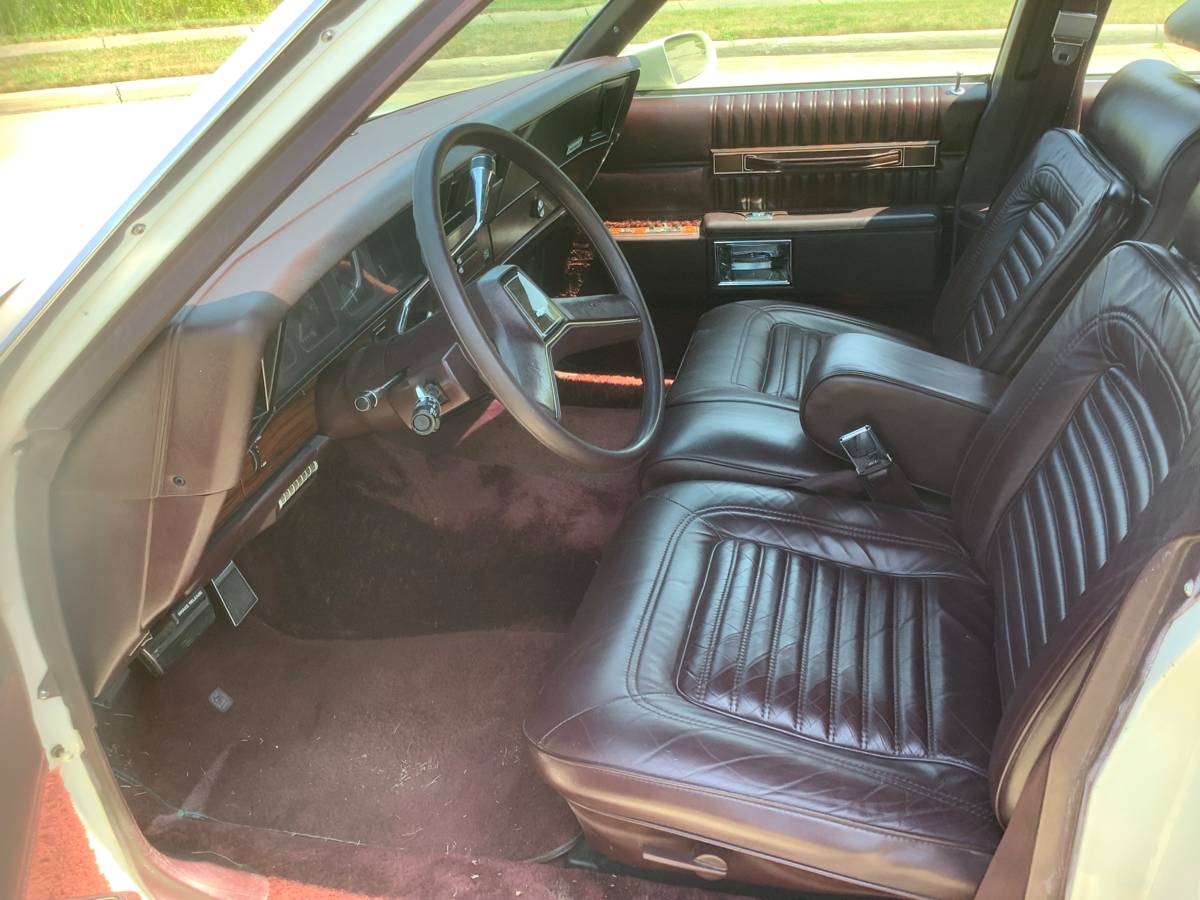 Chevy-caprice-1989-white-15