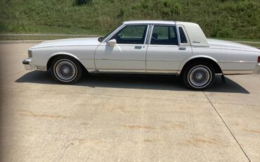 Chevy-caprice-1989-white-2