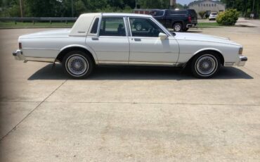 Chevy-caprice-1989-white-4