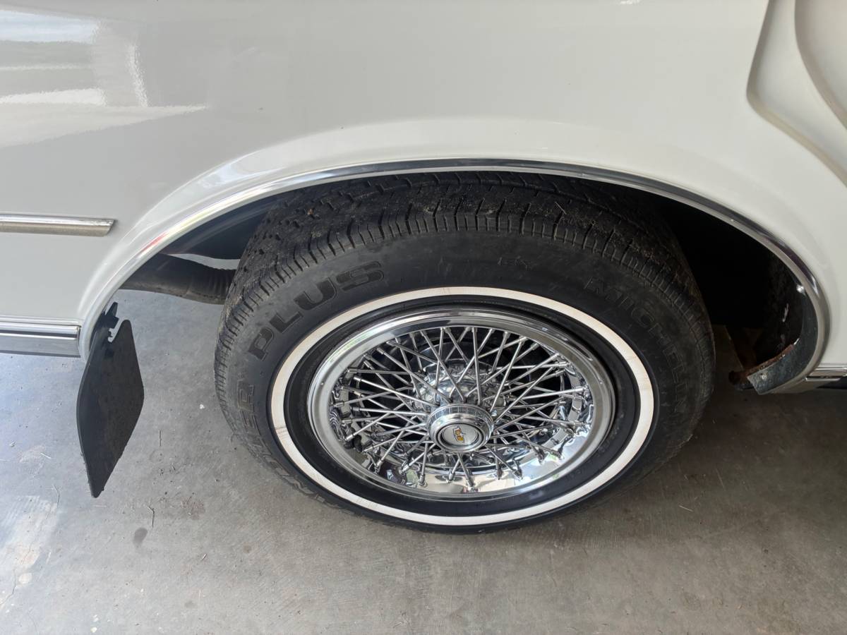Chevy-caprice-1989-white-9
