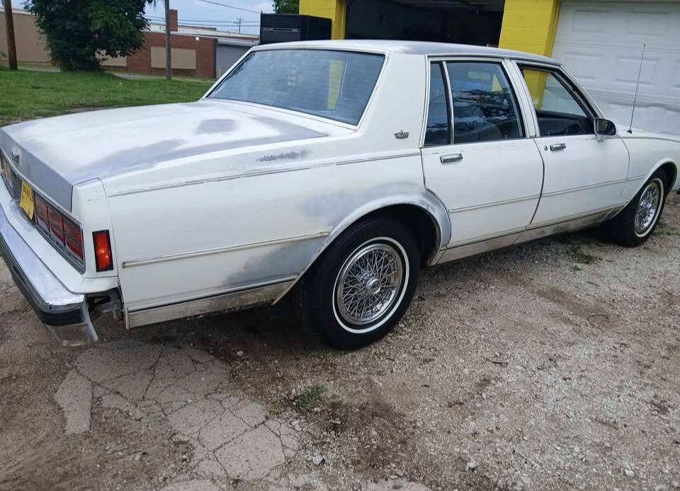 Chevy-caprice-1990-white-2