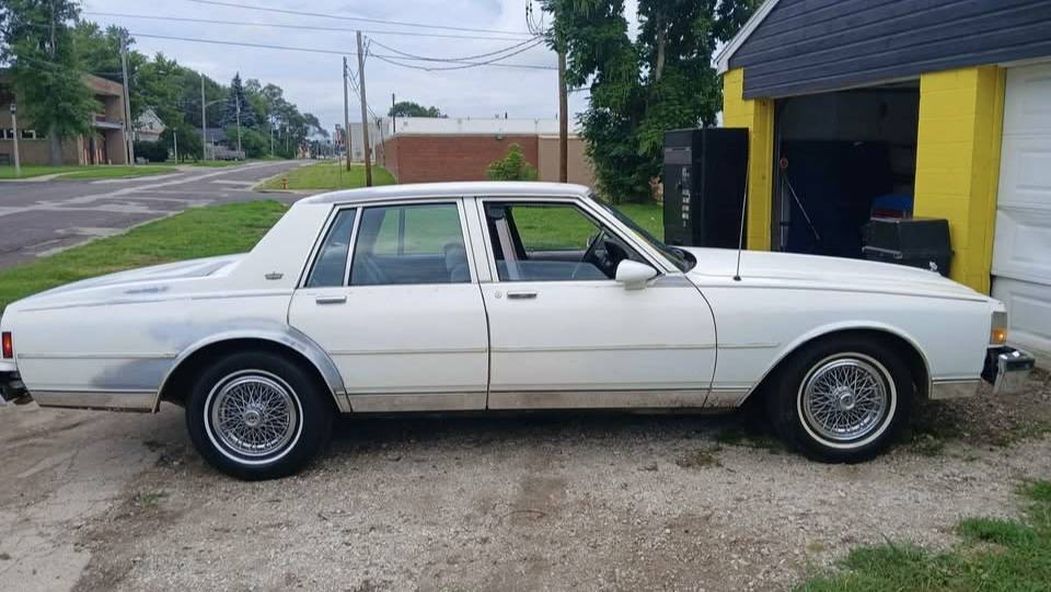 Chevy-caprice-1990-white-3