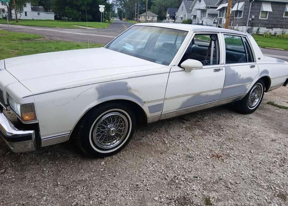 Chevy-caprice-1990-white