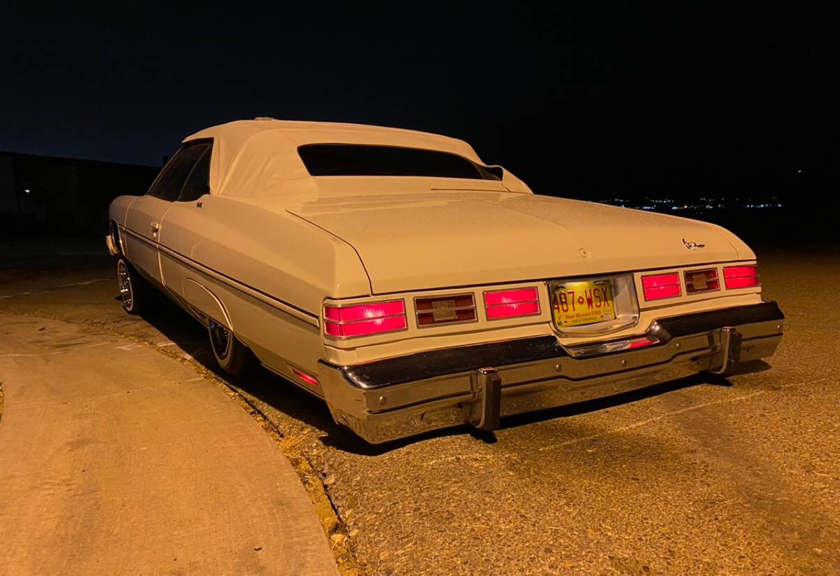 Chevy-caprice-classic-1975-white-1