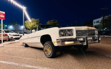 Chevy-caprice-classic-1975-white-11