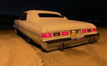 Chevy-caprice-classic-1975-white-15