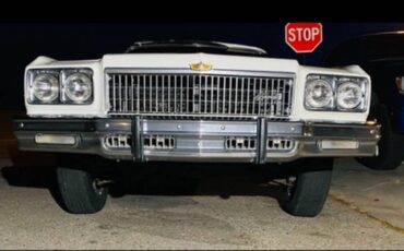 Chevy-caprice-classic-1975-white-2