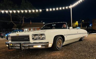 Chevy-caprice-classic-1975-white-5