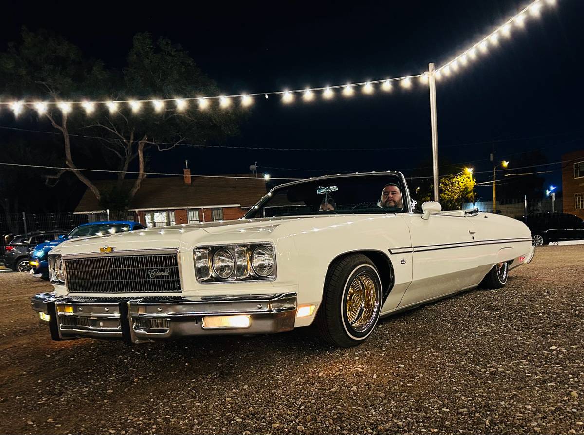 Chevy-caprice-classic-1975-white-5