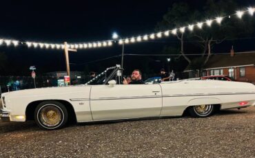 Chevy-caprice-classic-1975-white-6
