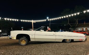 Chevy-caprice-classic-1975-white-8