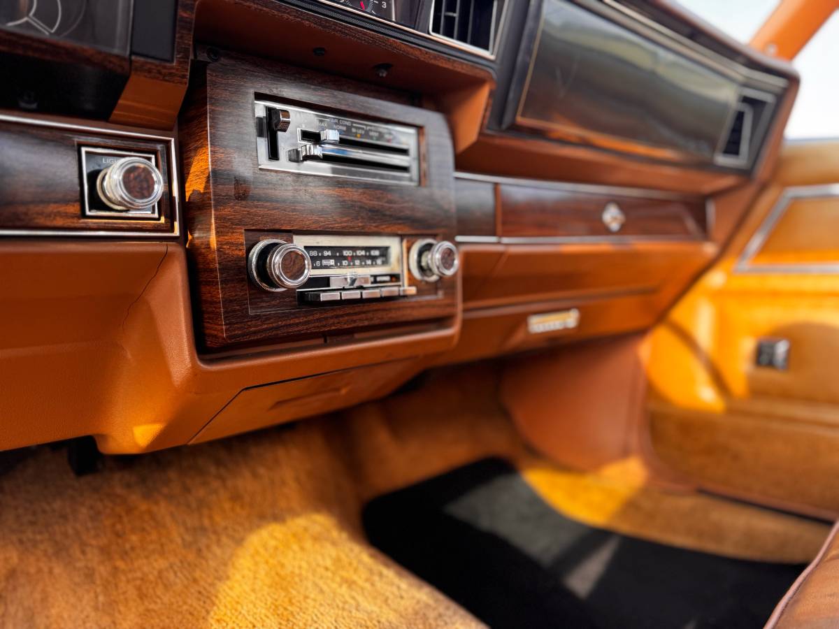 Chevy-caprice-classic-1979-yellow-11