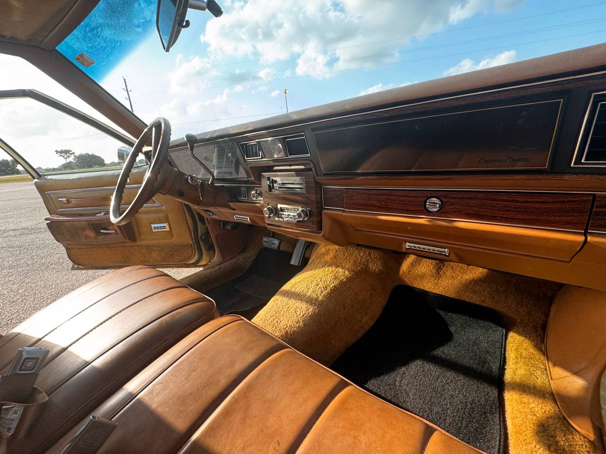 Chevy-caprice-classic-1979-yellow-12