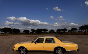 Chevy-caprice-classic-1979-yellow