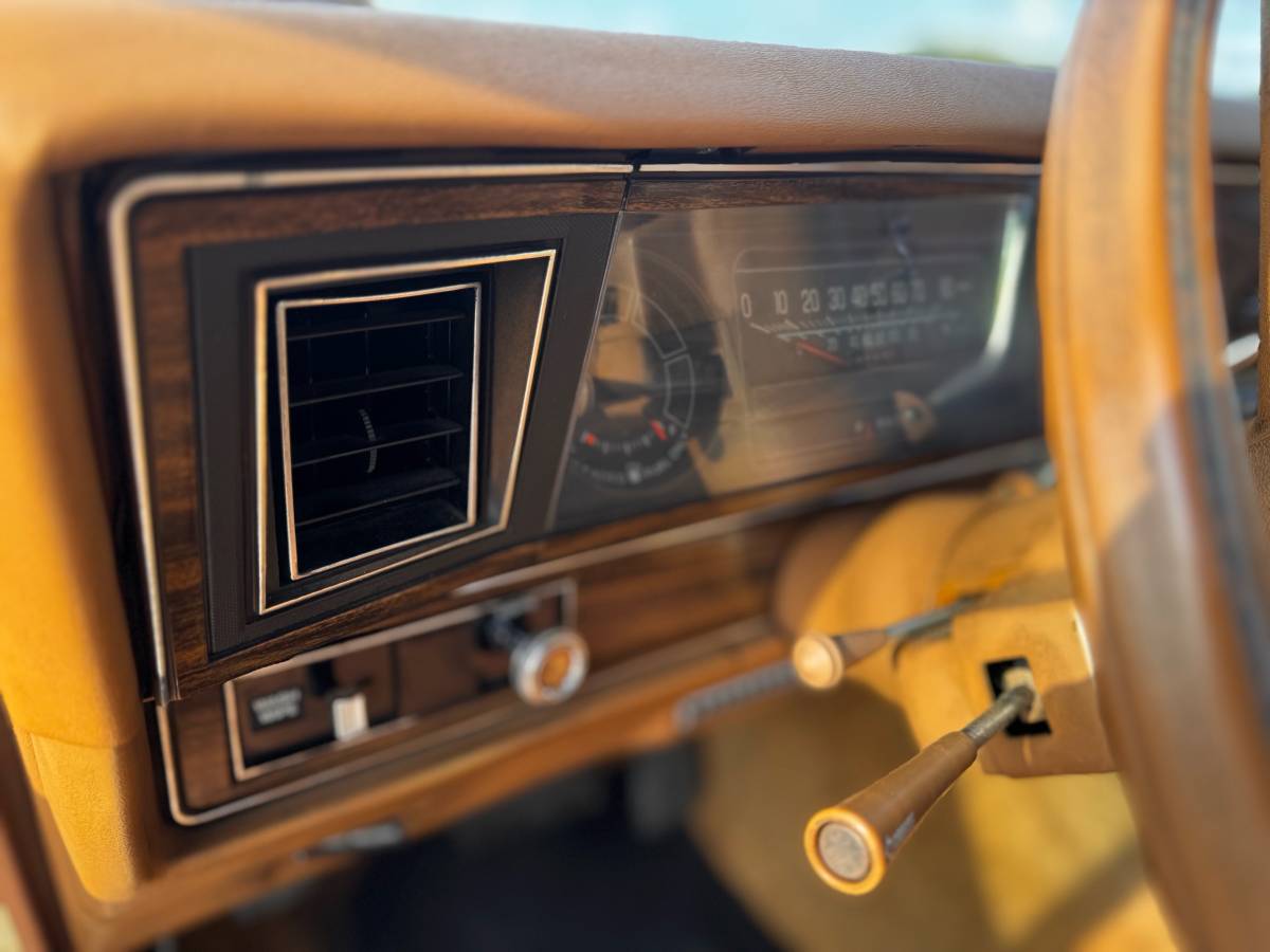 Chevy-caprice-classic-1979-yellow-5
