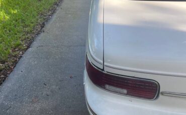 Chevy-caprice-classic-1995-white-11