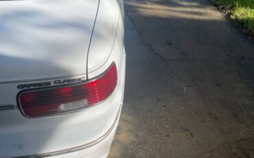 Chevy-caprice-classic-1995-white-2
