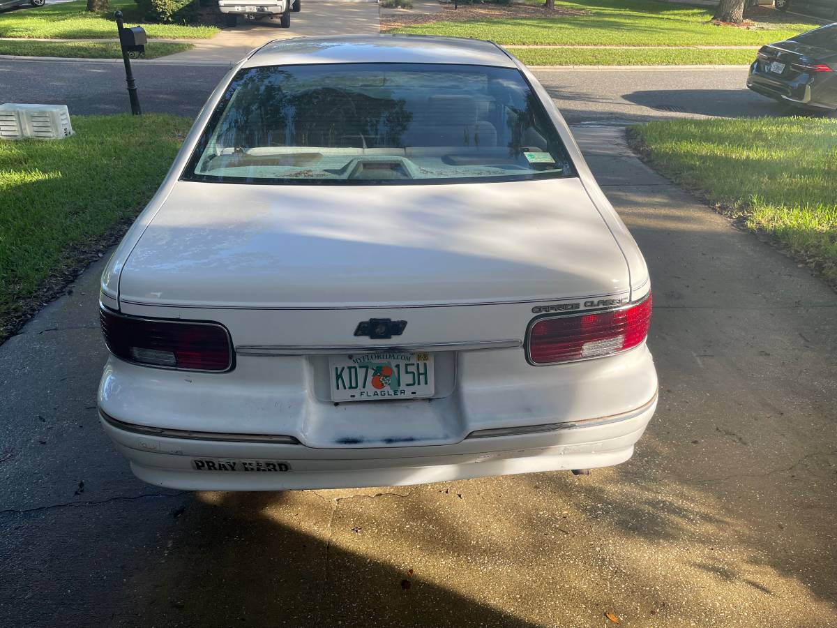 Chevy-caprice-classic-1995-white-6