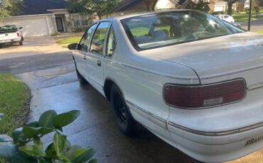 Chevy-caprice-classic-1995-white-7