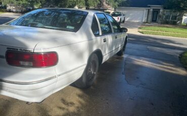 Chevy-caprice-classic-1995-white-9