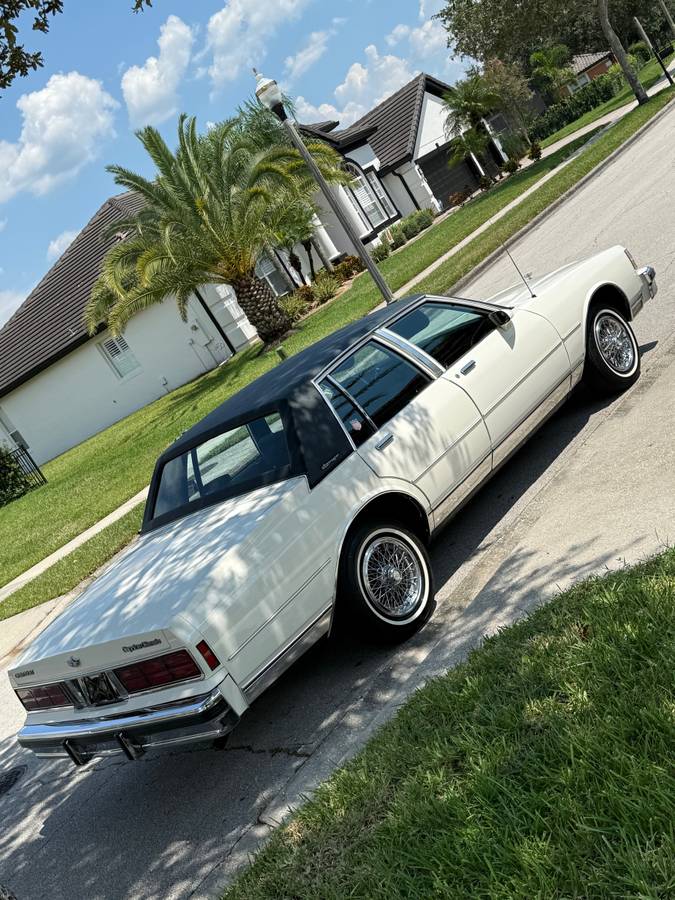 Chevy-caprice-classic-brougham-1987-white-4