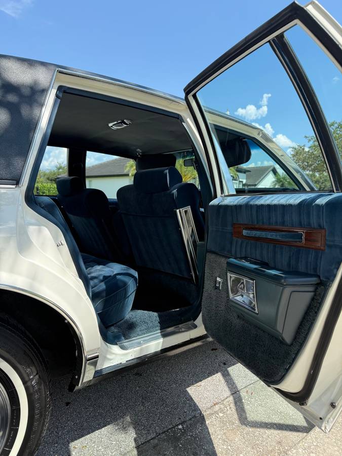 Chevy-caprice-classic-brougham-1987-white-68