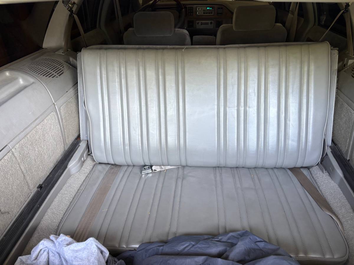 Chevy-caprice-wagon-1992-grey-11