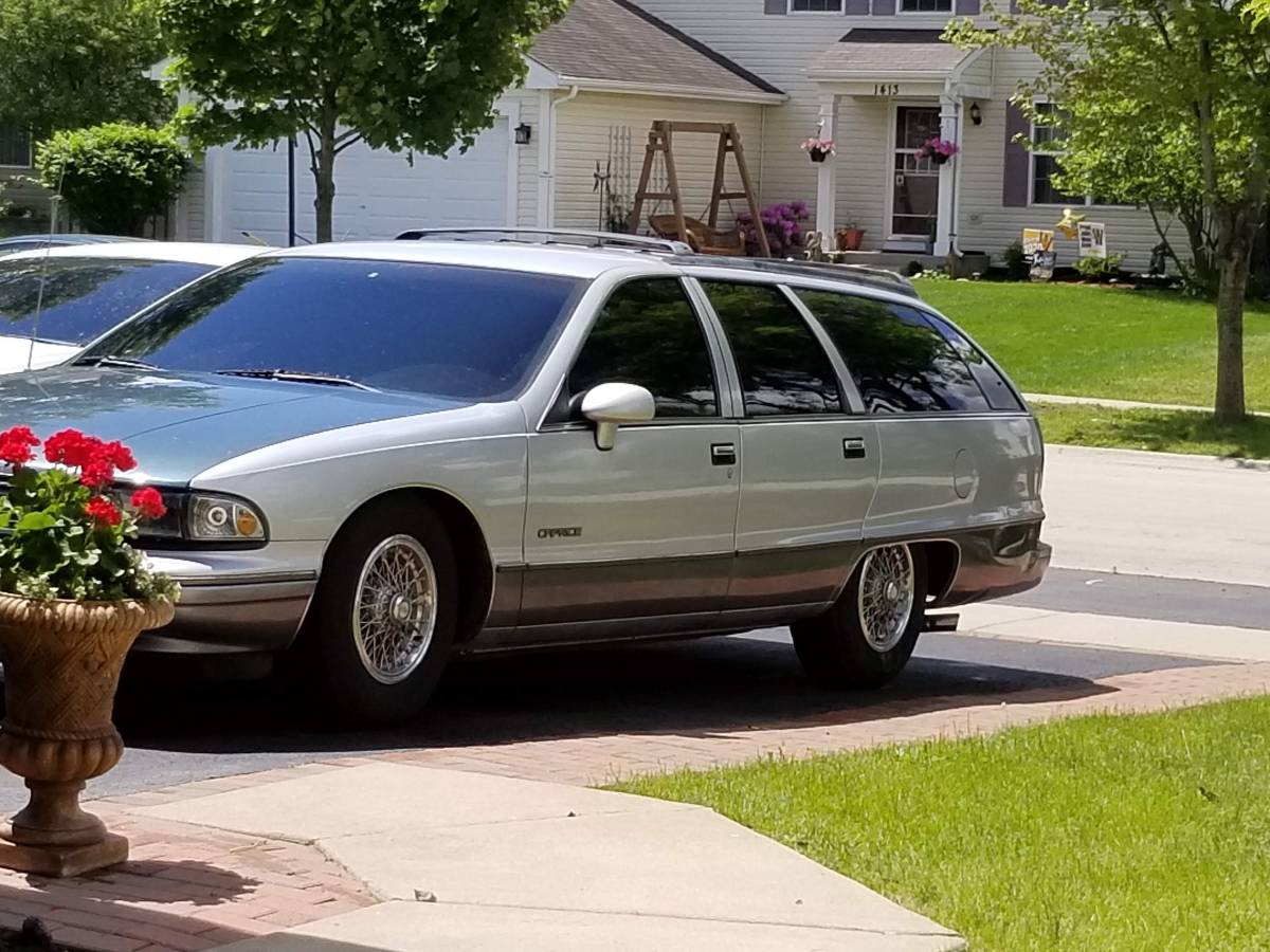 Chevy-caprice-wagon-1992-grey-4