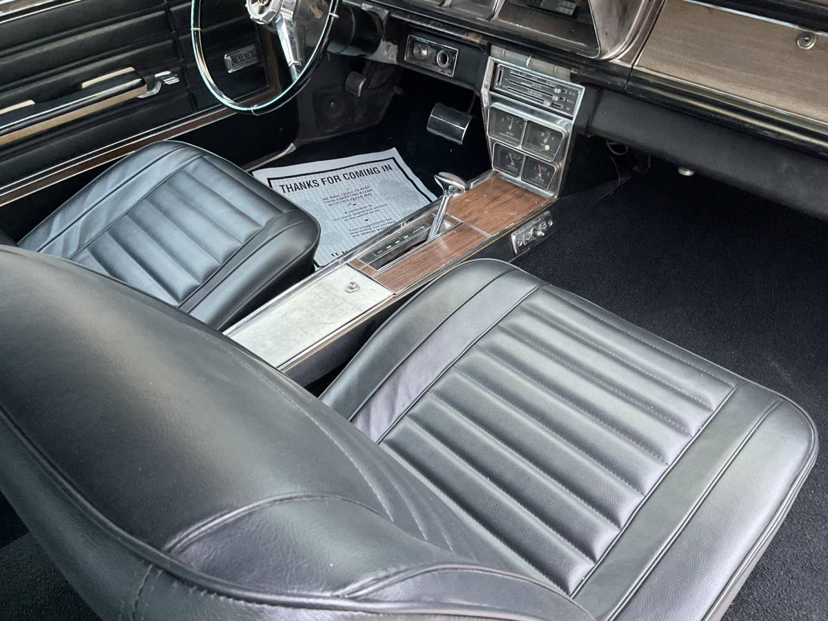 Chevy-caprice.-1966-black-3