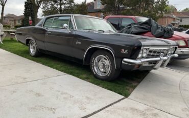 Chevy-caprice.-1966-black