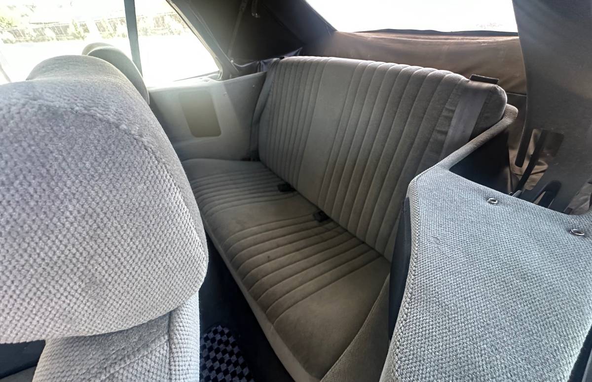Chevy-cavalier-1991-16