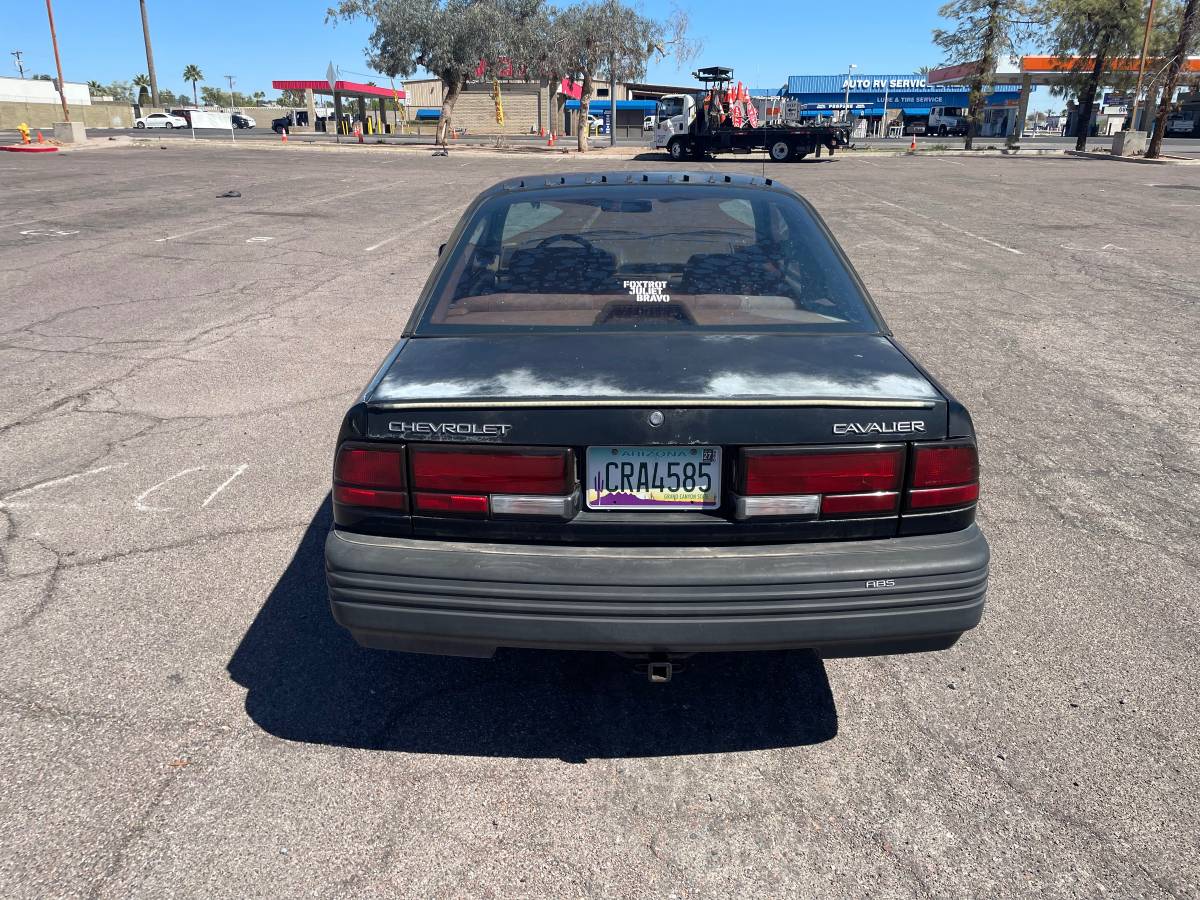 Chevy-cavalier-1993-black-5