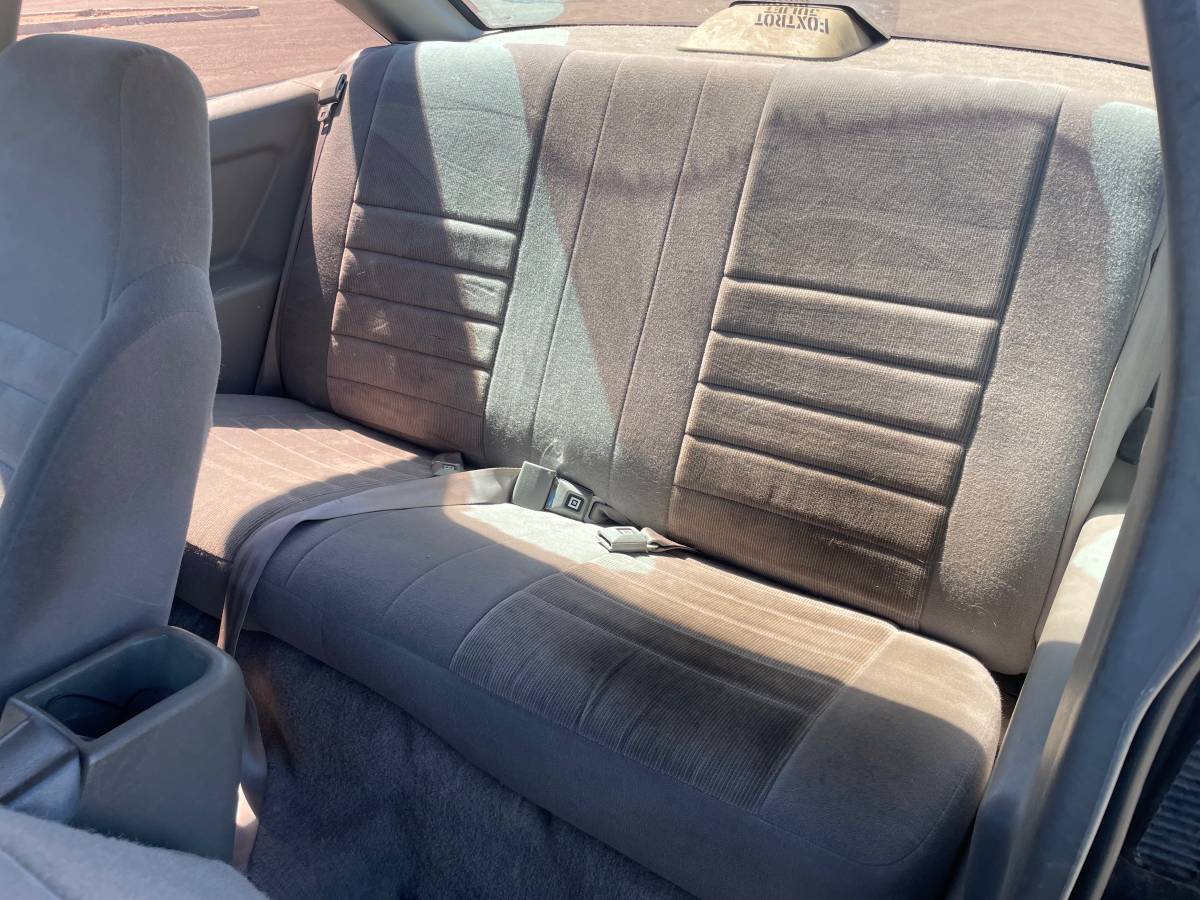 Chevy-cavalier-1993-black-9