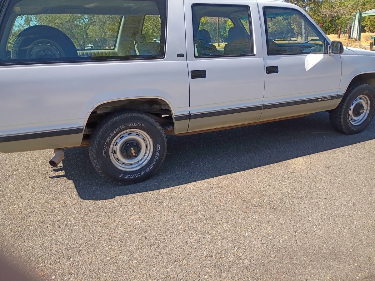 Chevy-cheyenne-1500-1994-white-1
